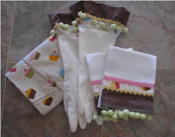 400 cool products Christmas in July Giveaway Camera Straps, Apron, and Music